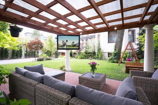 Best Outdoor TV Enclosure Weather Resistant US: 2026 Buying Guide